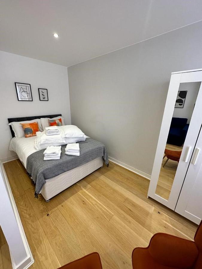 2A Soho Studios By Indigo Flats Sleeps 4 London Exteriör bild
