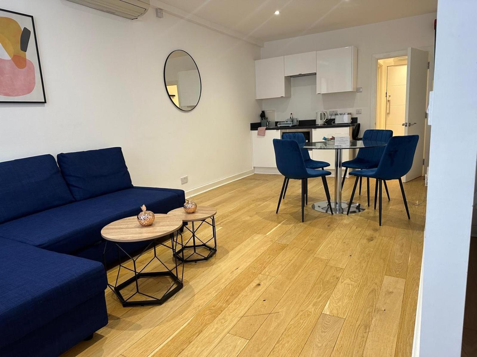 2A Soho Studios By Indigo Flats Sleeps 4 London Exteriör bild